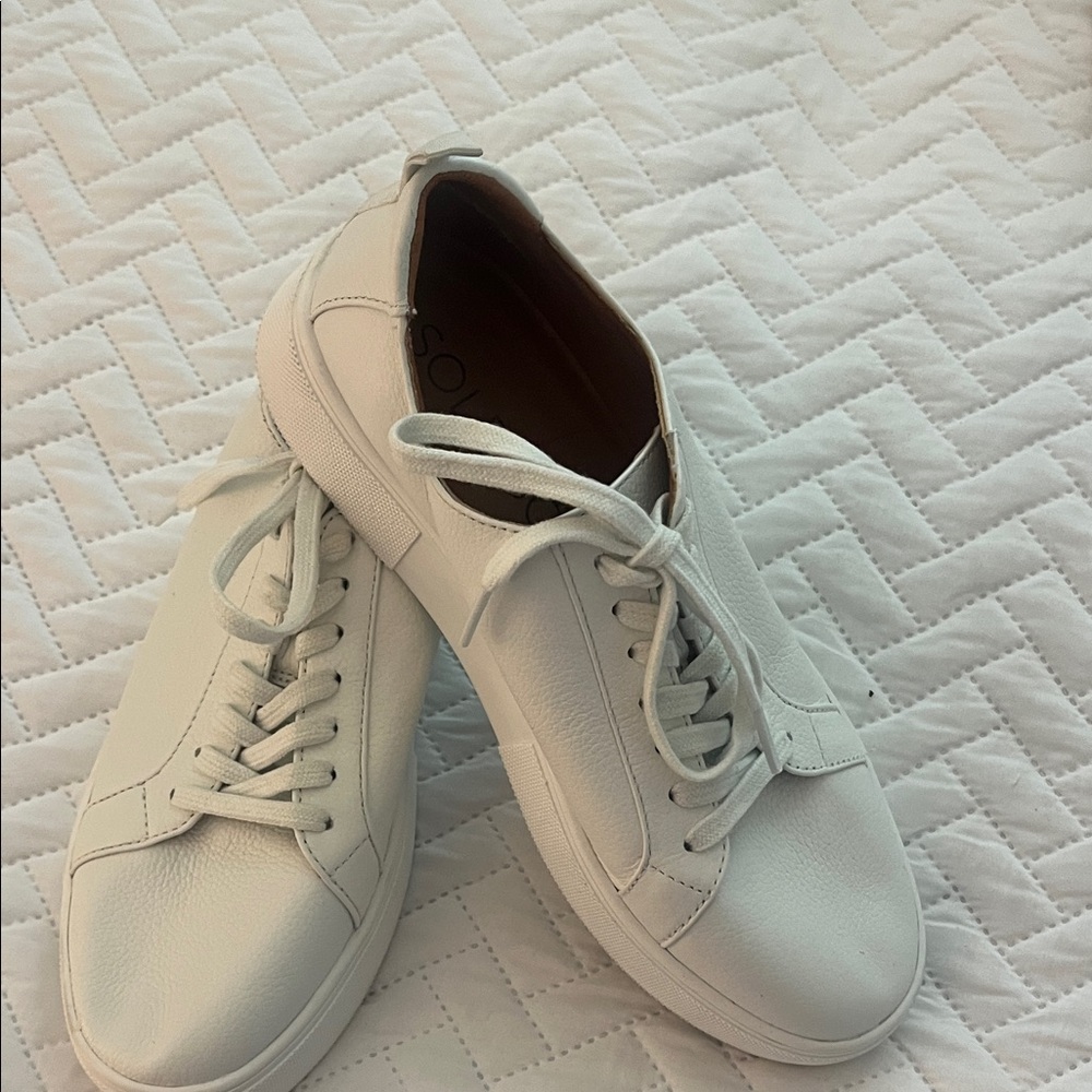 Sole Society Cream Leather Low-Top Sneakers
